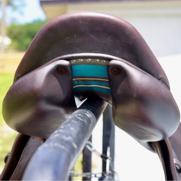 2020 17.5” Voltaire Stuttgart - 3 Flap - Full Buffalo - Picture 5 of 10